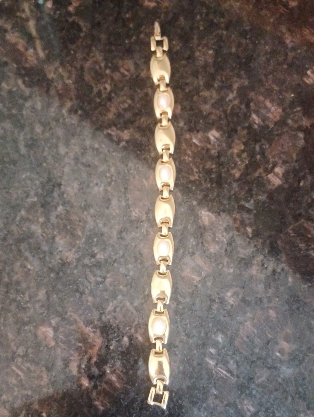 Vintage Napier 1988 Pat 4774743 Gold Tone Faux Pearl Oval Link 7.5" Bracelet Sig